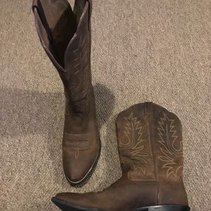 Women’s Ariat cowboy boots
